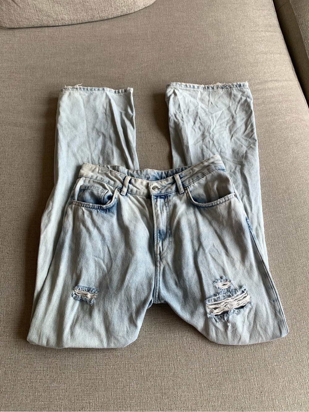 H&M Light Wash Distressed High Rise Jeans 100% Cotton
